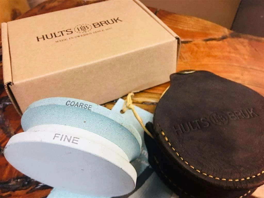 Flash Sale 👏 Axe Sharpeners Hults Bruk 180/600 Grit Grinding Stone, Leather Case 🤩 5 Axe Sharpeners Hults Bruk 180/600 Grit Grinding Stone, Leather Case